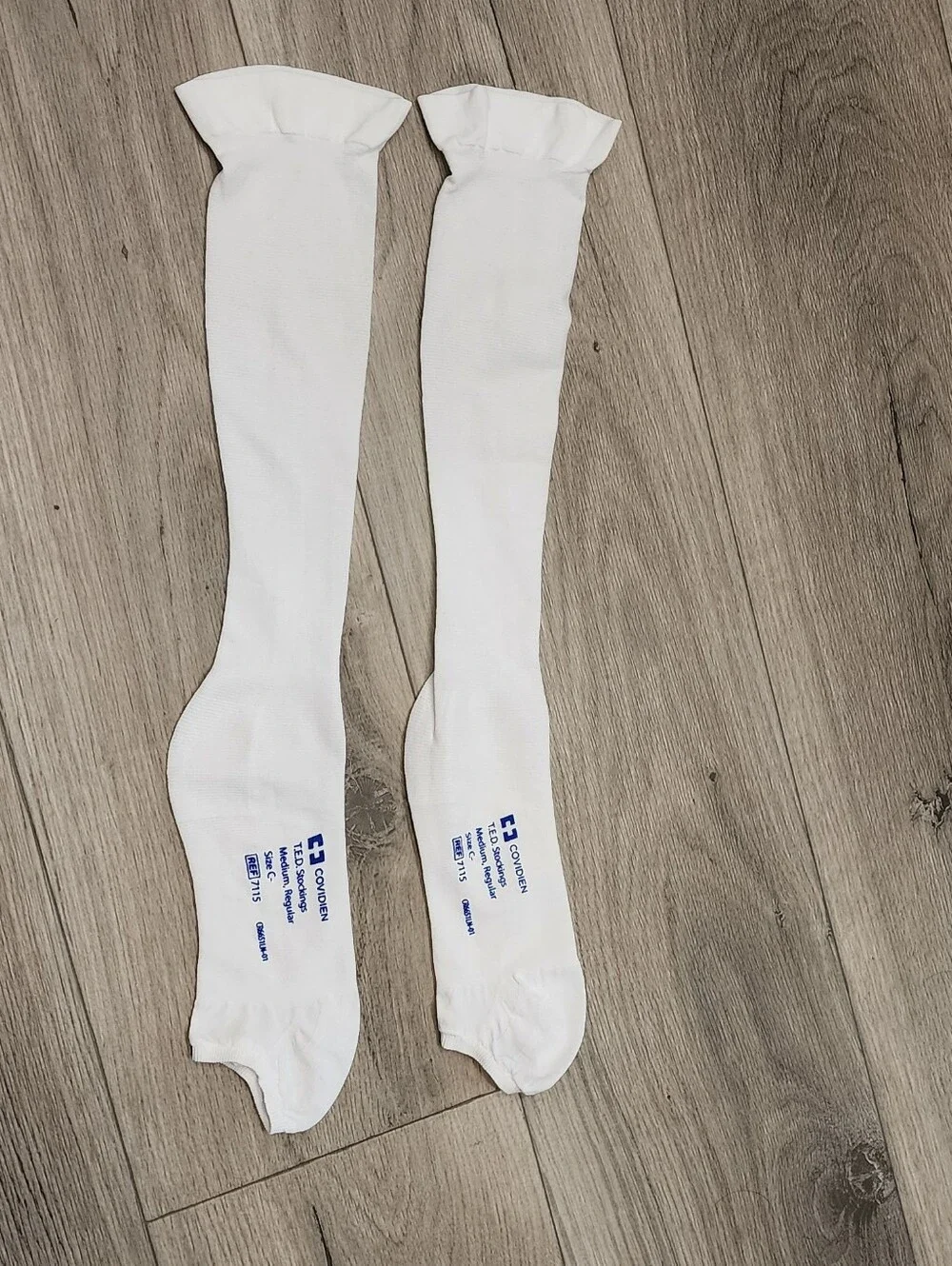 NWOT. Tyco Kendall T.E.D. Anti Embolism Medical/Compression Socks - Picture 1 of 4